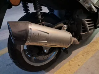 Tubo de escape Leo Vince Yamaha NMAX 125