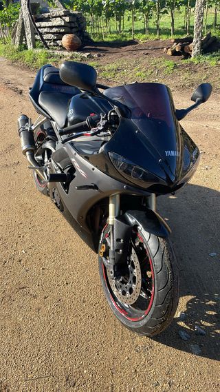 Yamaha YZF R6 Negra