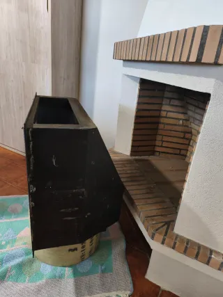 Casete de chimenea metálico