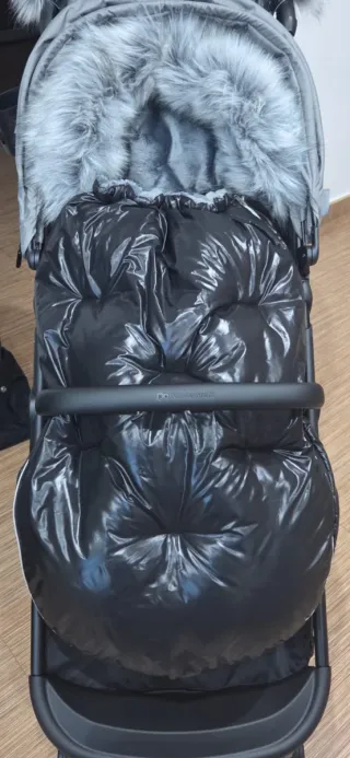 Saco de bebé acolchado con pelo gris