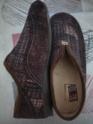 Zapatillas Gema Comfort Marrón y Negro