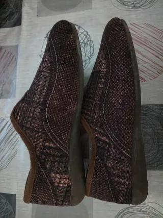 Zapatillas Gema Comfort Marrón y Negro