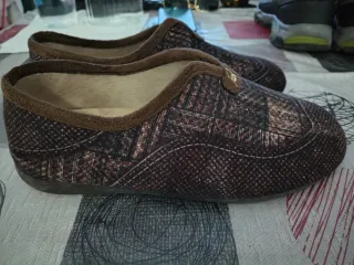 Zapatillas Gema Comfort Marrón y Negro