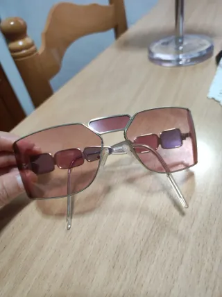 Gafas de sol años 2000 rosas vintage