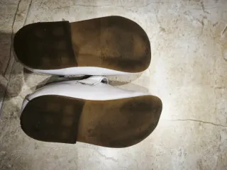 Zapatos niña blancos charol lazo Número 23.