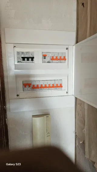 Instalador electricidad y fontanería  632628508