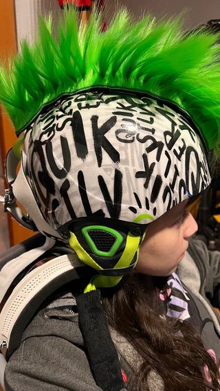 Casco de esquí con cresta verde Quiksilver