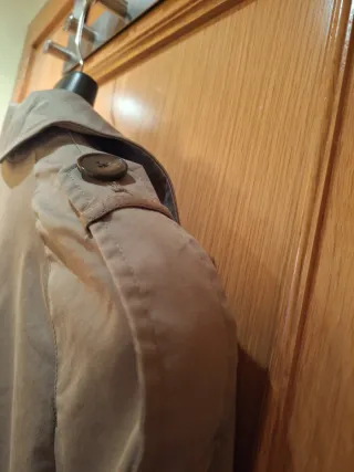 Gabardina Pull and Bear Caqui