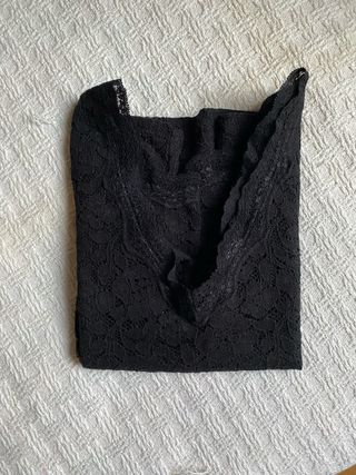 Blusa de encaje negra manga larga