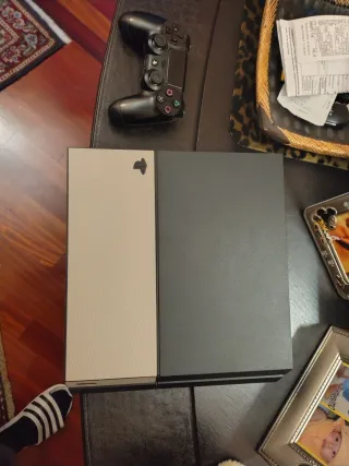 PlayStation 4 (PS4) Beige/Nero