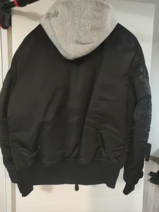 Bomber Alpha Industries MA-1 D-Tec. No hago envíos