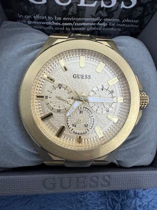 Reloj Guess Dorado