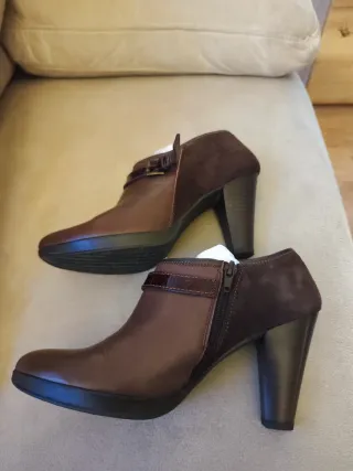 Botines de tacón marrones