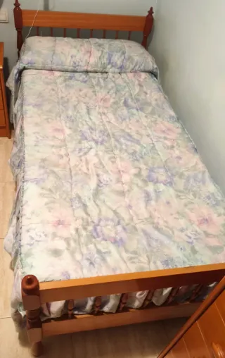 Cama individual de madera