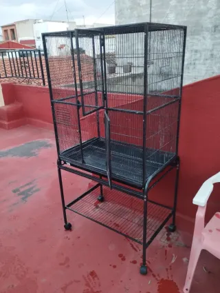 Jaula Voladera para Pájaros Negra