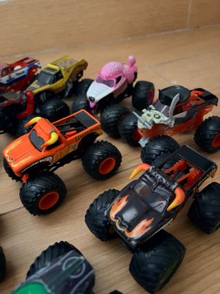 Colección 20 Camiones Monstruo JAM