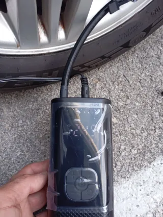 Bomba de aire para coche, moto, bicicleta.