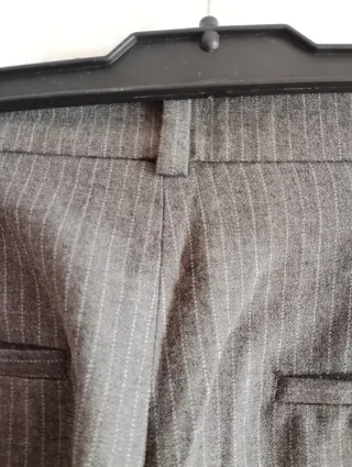 Pantalón Raya Diplomática Zara Mujer Gris