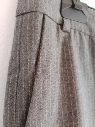 Pantalón Raya Diplomática Zara Mujer Gris