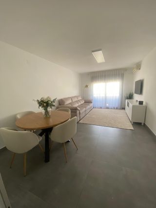 Mueble de salón blanco