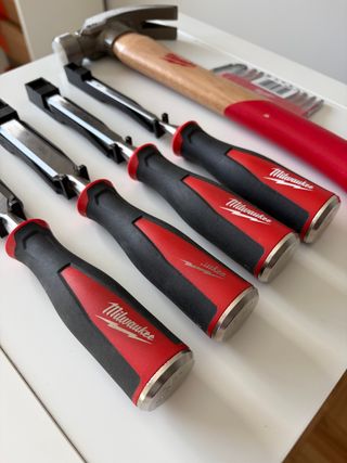 4 Formones + Martillo + Puntas  Milwaukee