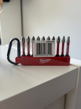 4 Formones + Martillo + Puntas  Milwaukee