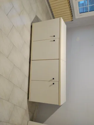 Armario bajo de madera blanco