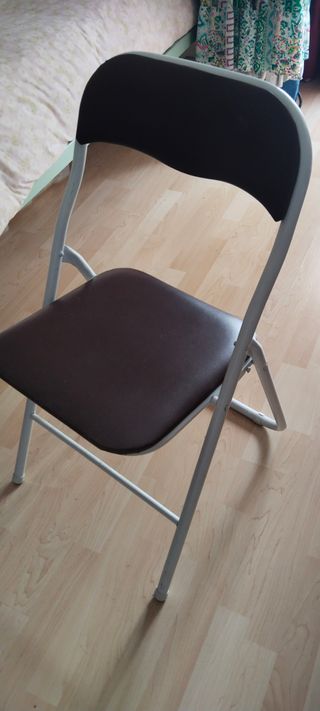 Sillas plegables metal y piel sintetica