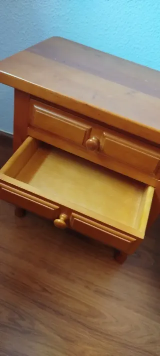 Set di 2 comodini in legno di pino