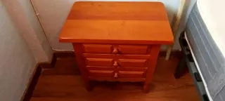 Set di 2 comodini in legno di pino