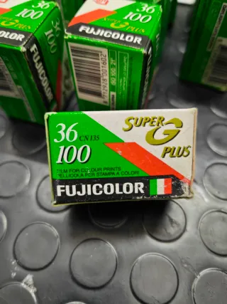 Rullini fotografici Fujicolor Super G Plus 100