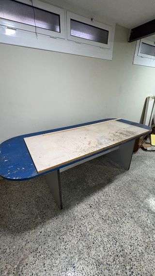 Mesa de trabajo grande