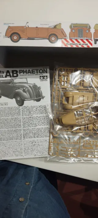 Maqueta Tamiya Toyota AB Phaeton