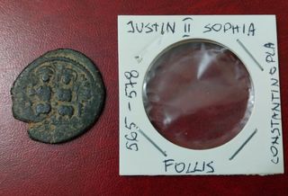Follis Justino II y Sofía