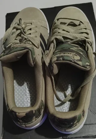 Zapatillas Adidas Beige y Verde Camuflaje