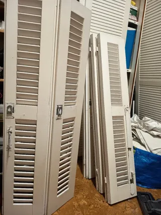 Contraventanas madera blancas