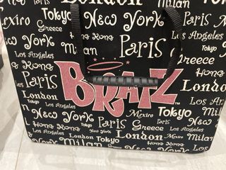 Conjunto Bratz con caja y accesorios