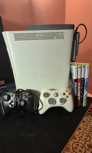 PACK Xbox 360 Slim Blanca + 2 Mandos + 6 Juegos