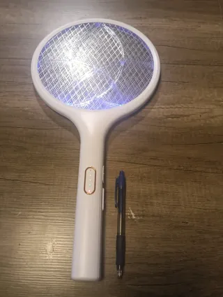 Raqueta Eléctrica Mata Mosquitos.Cuesta 22€