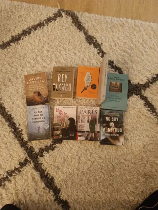 Lote de nueve libros