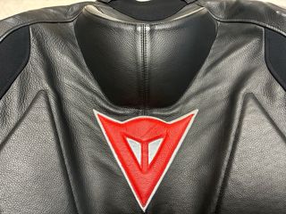 Mono de cuero Dainese