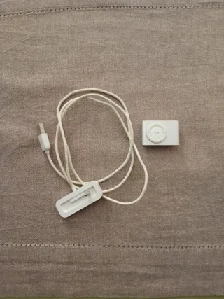 iPod Shuffle 2ª Gen 1GB Blanco + Cable