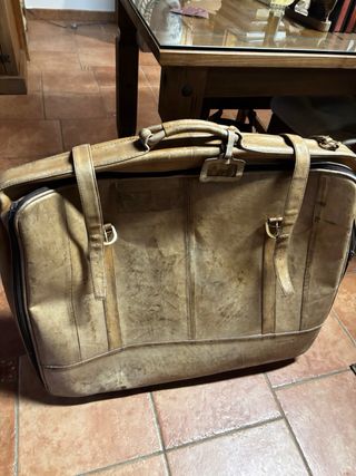 Maleta de cuero vintage comprada en 1980