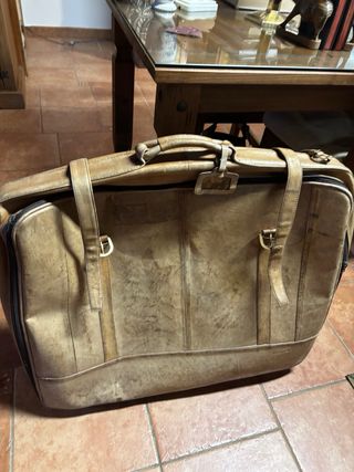 Maleta de cuero vintage comprada en 1980