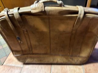 Maleta de cuero vintage comprada en 1980