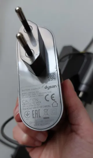 Cargador Dyson y base de carga
