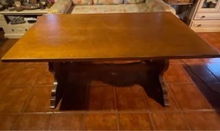 Mesa de comedor de madera maciza