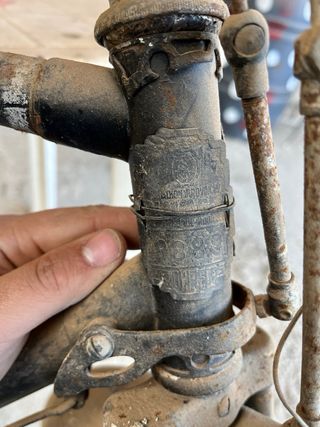 Bicicleta BH antigua para reparar