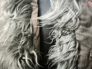 Abrigo largo gris y rosa