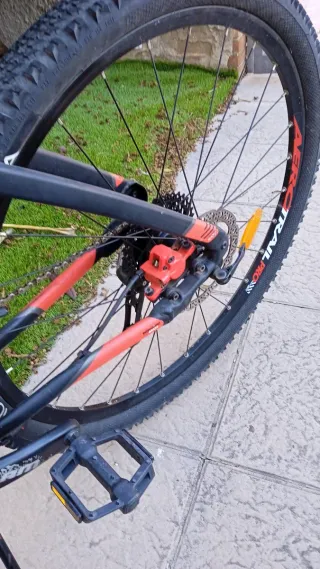 Bicicleta montaña B'Twin Rockrider 560